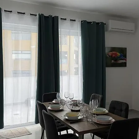 Southern Cross - Penthouse 8 Apartman