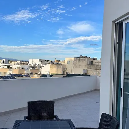 Southern Cross - Penthouse 8 *